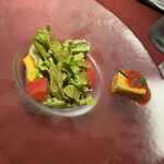 サーラ・マンジェ・ドゥ・クール  - 