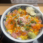 まぐろ市場 - 海鮮ちらし丼