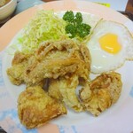 三好飯店 - タミちゃんの若鶏のから揚げ定食(アップ)