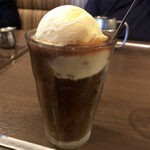 支留比亜珈琲店 - コーヒーフロート