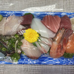 林屋 鮮魚店 - これだけ入って1,000円