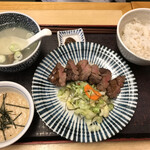 牛たん伊之助 - 極上とろたん定食（とろろセット）