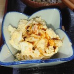 串カツ えびす - 小鉢のマカロニサラダ