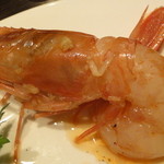 キャトルラパン - 前菜盛り合わせ・・・何処かの国の海老のマリネ