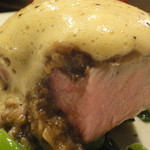 キャトルラパン - モチ豚のトリフソース＆玉子の泡ソース