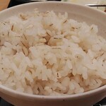 かつ時 - 定食の麦御飯