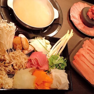 焼肉屋が作る 牛テール出汁のしゃぶしゃぶ Niku No Oto ニクノオト 伏見 焼肉 食べログ