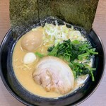 松壱家 - 味玉醤油豚骨ラーメン　ほうれん草トッピング