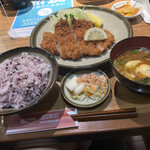 Tonchin kan - とんかつ定食