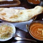 本格的インド・ネパール料理 シバ - バターチキンカレーと普通のナン（１０５０円）