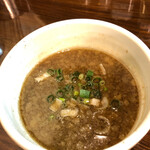 に干し屋 SINCHAN - セメント煮干しスープに背脂！