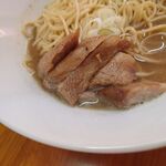 中華そば屋 伊藤 - 肉肉しいチャーシュー♪