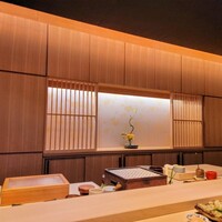 鮨　いの - カウンター席、別に個室カウンターもあるもよう