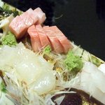 月波 - 刺身盛り合わせ：ひらめ・トロ（大間）・あわび