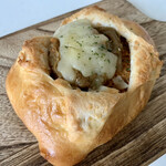 レフボン - 料理写真:まるごと羊蹄男爵コロッケ