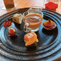 ポム・ダダン - ハロウィンアフタヌーンティー下段のSAVORY