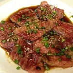 炭火焼肉 美龍 - カルビ