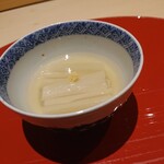 肉屋 雪月花 NAGOYA - 白だつ(白芋茎) 鰹一番出汁煮 鰹一番出汁餡掛け 生姜あしらい