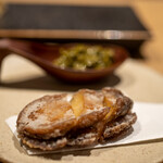 鮨 いつみ - 2021.9 煮鮑のかりんとう揚げ、肝シャリ