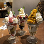 ミルク&パフェ よつ葉ホワイトコージ 札幌パセオ店 - 