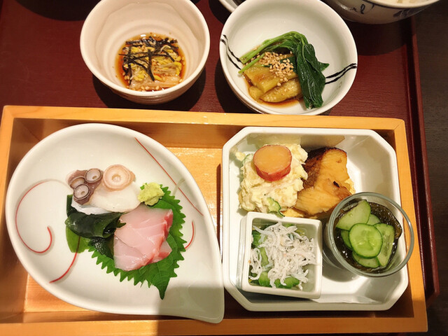 STAGE 山野草（ステージ サンヤソウ） - 弘前（食堂）の写真