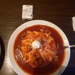 ベビーフェイスプラネッツ - 牛肉の煮込みオムライス