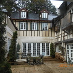 オーベルジュ・ド・リル - 中庭でごわす