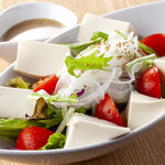 Rich tofu salad (sesame dressing)