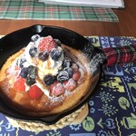 みなと喫茶部 - 料理写真:スキレットみたいなやつ、熱々