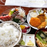 御食事処 はるみ - おすすめ刺身セット(マグロとシマアジ刺身Aセット)    ¥1,496-