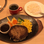 焼肉バル ロッキーズ - 料理写真:レギュラーハンバーグ 300g(1,485円)