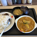 松屋 - マッサマンカレー（ライス大盛）730円