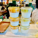 千疋屋総本店 - 料理写真:◎絹ごし杏仁マンゴーと絹ごし旬の杏仁シャインマスカットを購入！