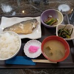 Shimai - 日替りの魚定食