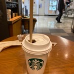 スターバックス・コーヒー - 紙製のストロー