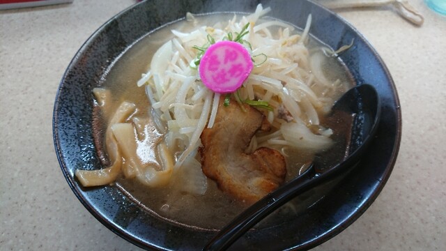 ラーメンさんぱち 釧路昭和店 - 新富士（ラーメン）の写真