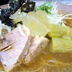 麺や　福座 - およそﾗｰﾒﾝのﾄｯﾋﾟﾝｸﾞと思えない構成の具材たち