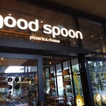goodspoon pizzeria＆cheese - グリスプの2階にある 
            「goodspoon pizzeria&cheese立川店」
            平日でも人気のエリアですが、ランチタイムも落ち着く時間でしたので、店内もテラス席も空いていました。