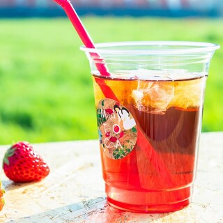 Enjoy a relaxing moment with a carefully selected sweet strawberry drink ☆