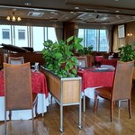 フランス料理 オーロラ(ホテルニューイタヤ) - 店舗内観　グランドピアノがあります