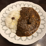 トマト - お替わりライスにカレーをたっぷりかけます！