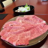 すき焼割烹 日山 - 左山形県産ミスジ　右茨城県産リブロース