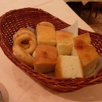 エリオ・ロカンダ・イタリアーナ - パン
