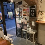 ロアーコーヒーハウス＆ロースタリー - 店内の雰囲気②