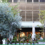 T.Y.HARBOR - ボンド・ストリート TY 手前