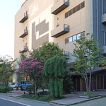 T.Y.HARBOR - サルスベリ奥がVパーキング