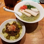麺屋 六感堂 - 六感堂式沖縄そば＋タコライス