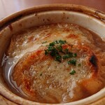 ロイヤルホスト - オニオングラタンスープ