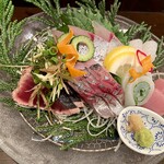 かもめ食堂 - 刺し身の盛合せ
