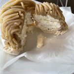 銀座みゆき館 - うまー。あまー。サクサクのメレンゲにミルク感のある生クリームは無糖。栗のところだけ食べるとめちゃ栗！！おおー。美味しい。これはまた食べたい！